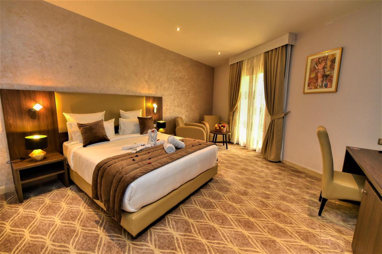 Mf Hotel Oran Bir El Djir Exterior photo