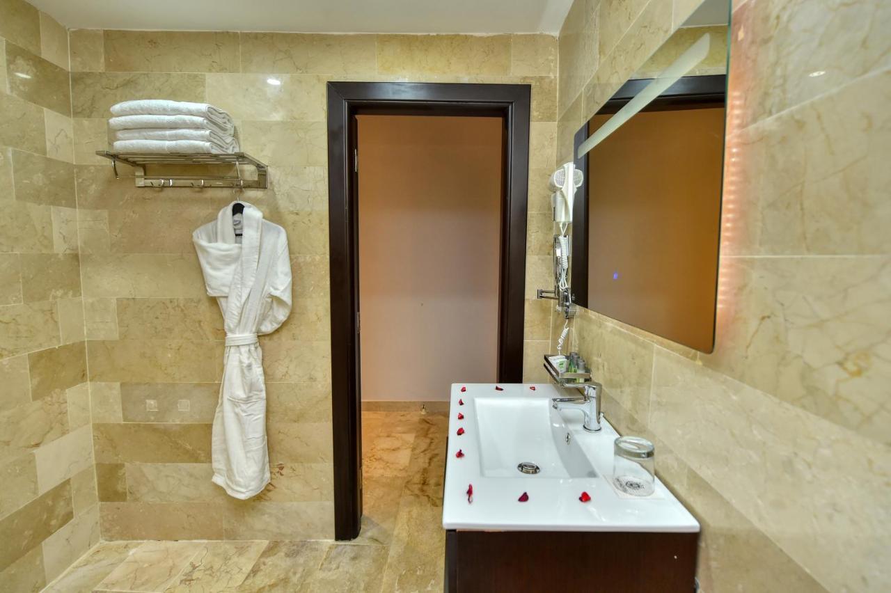 Mf Hotel Oran Bir El Djir Exterior photo